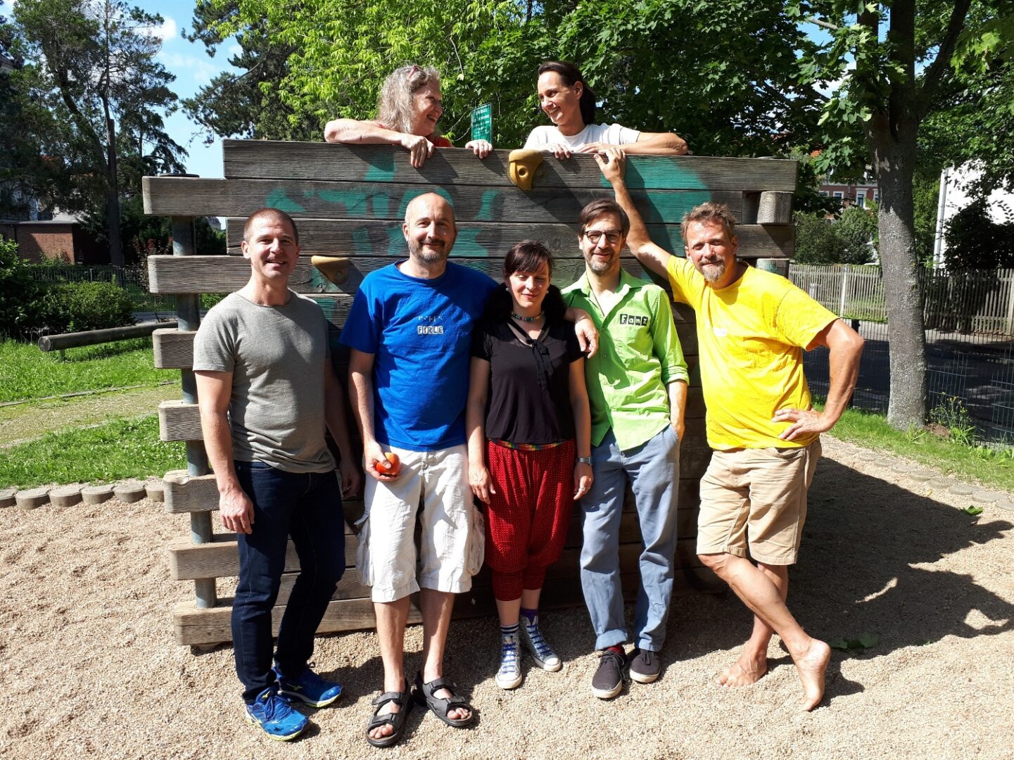 Firlefanz und Grete am Lutherplatz zum Spielplatzkonzert